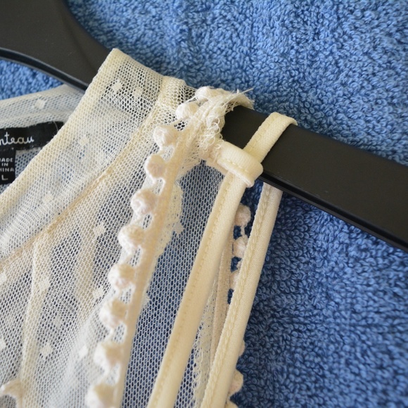 Monteau White Lace Top w/ Under Shirt - Picture 7 of 8